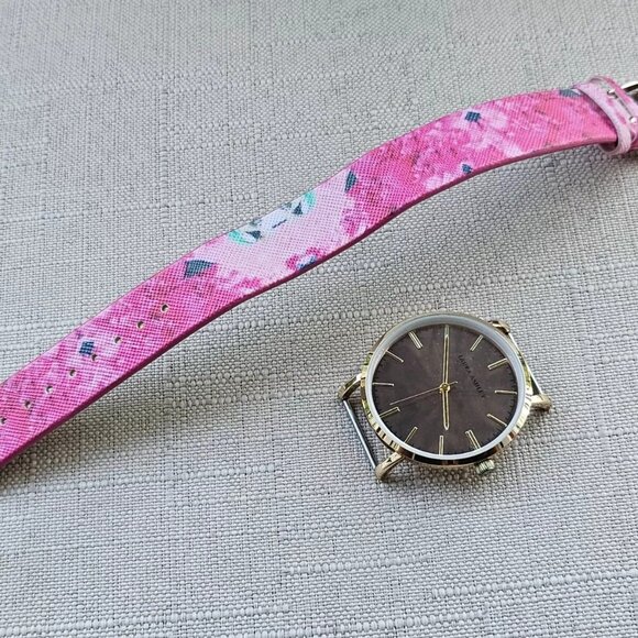 Laura Ashley Women Wristwatch Gold Slidethrough Interchangeable Strap Watch $395 - Picture 12 of 13